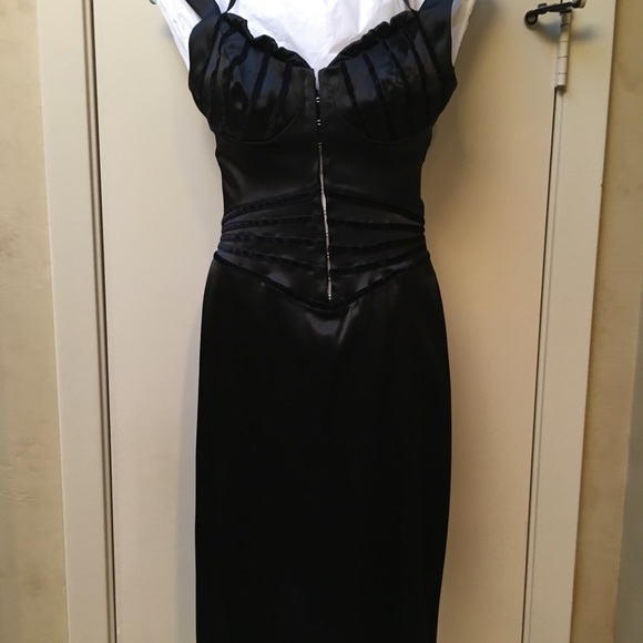 Like new. Stunning cocktail dress! - Picture 3 of 8